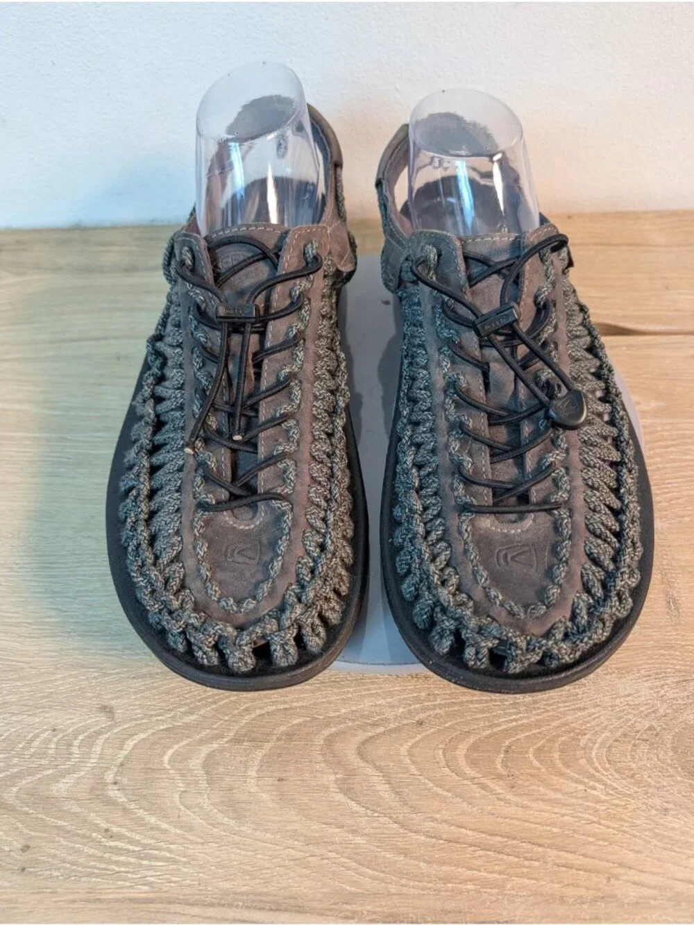 Keen Uneek Sneaker Water Shoe Black/Gray Men's Size 12 comfort casual
